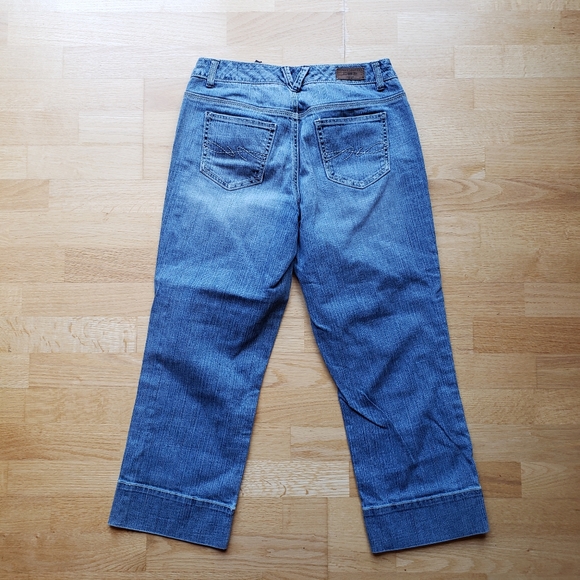 Tommy Hilfiger Capris Jeans - Picture 3 of 7
